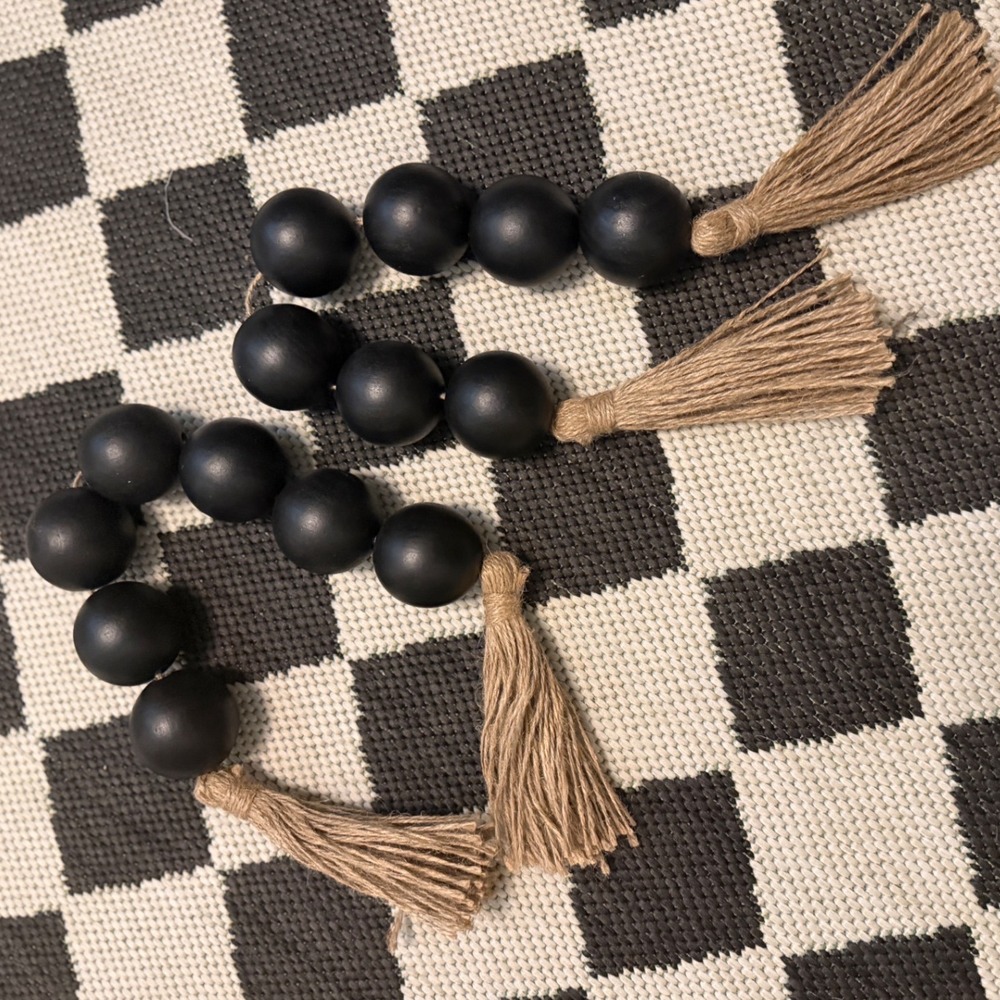 Set of 2 decorative wooden like balls decor in black - Picture 2 of 2